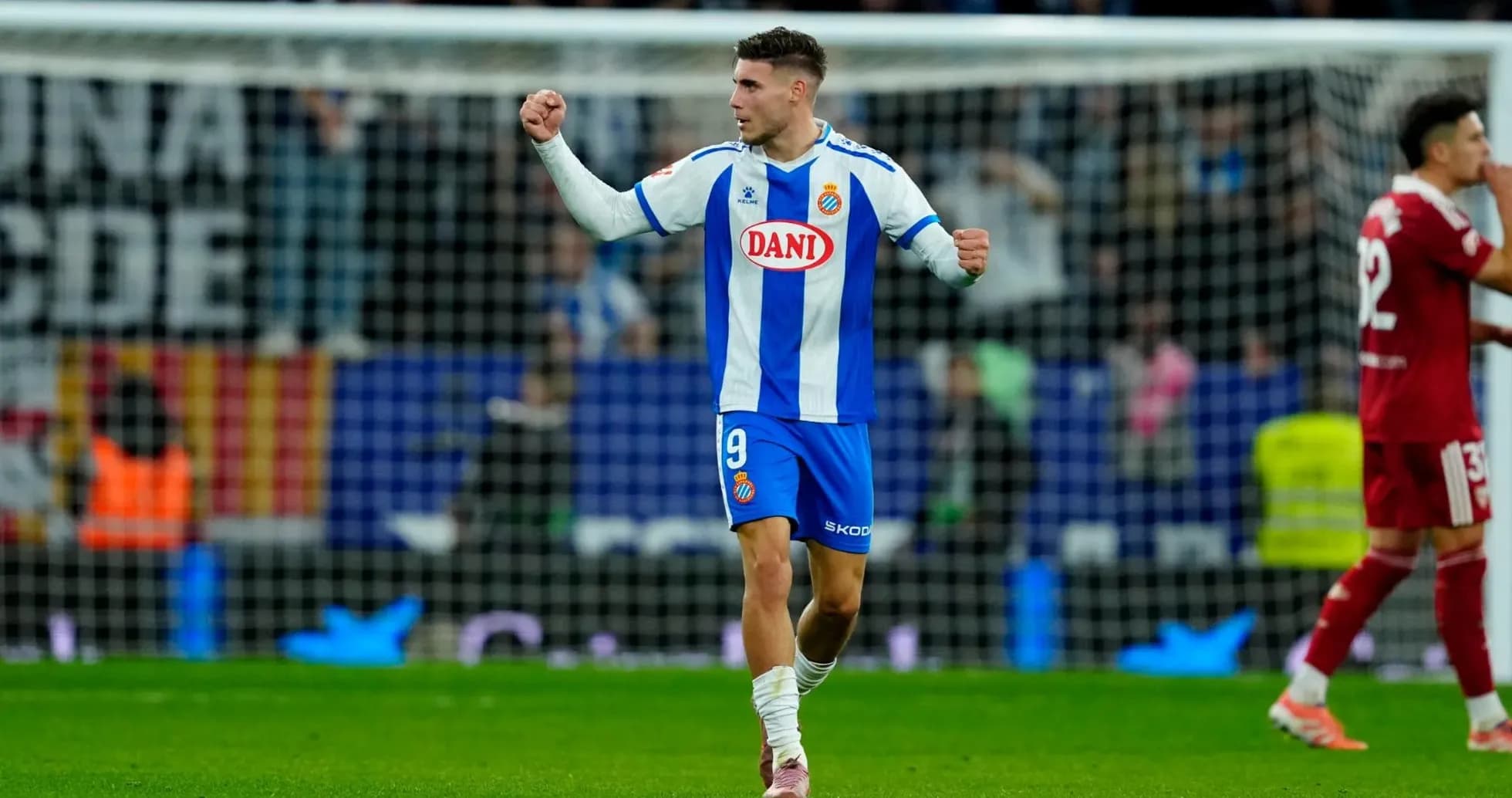 Espanyol oyunçusu sevinir