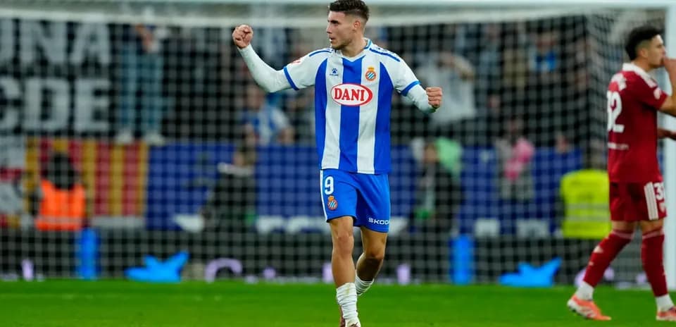 Espanyol oyunçusu sevinir