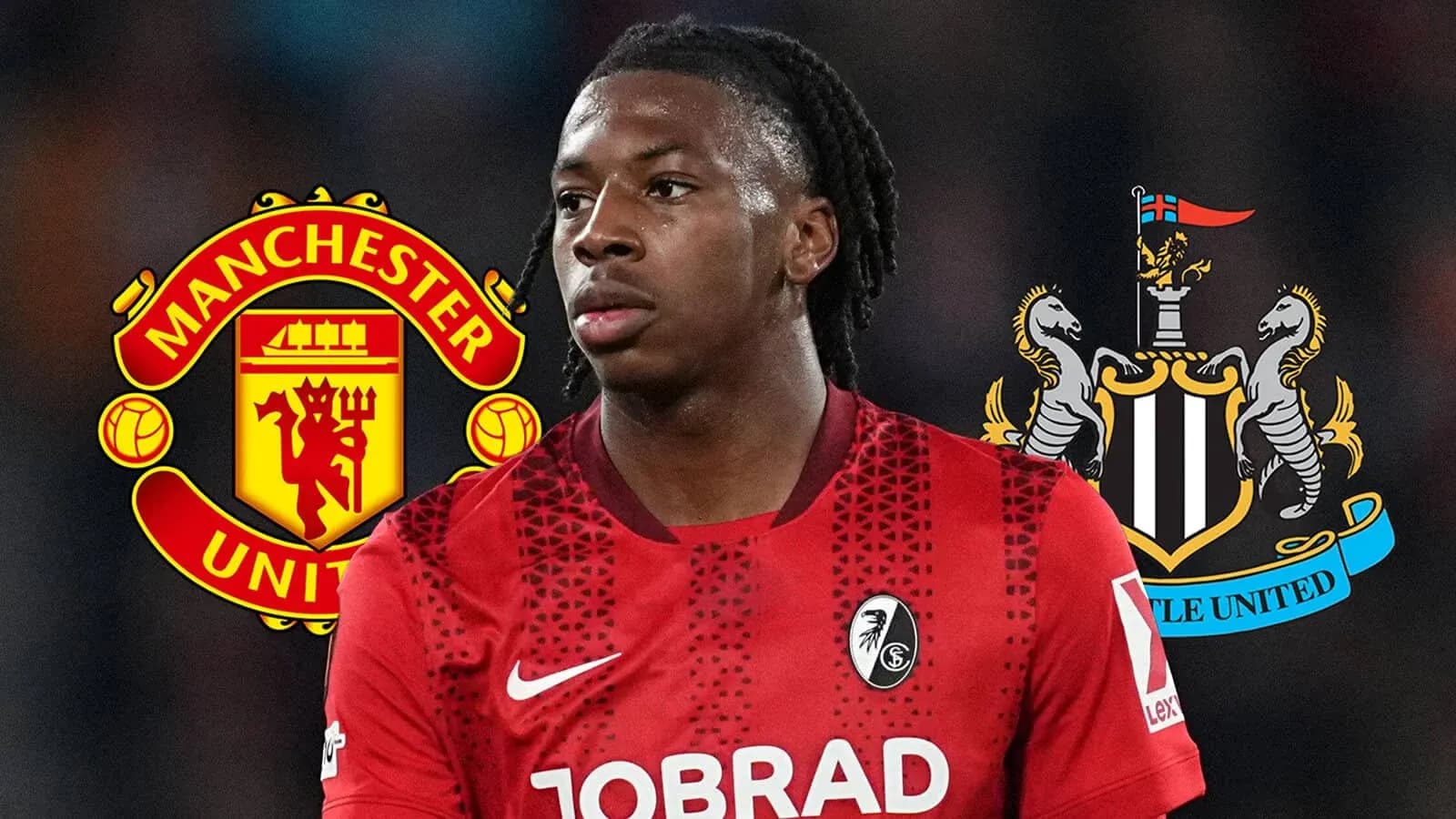 Futbolçu, Manchester United və Newcastle United emblemləri arxasında