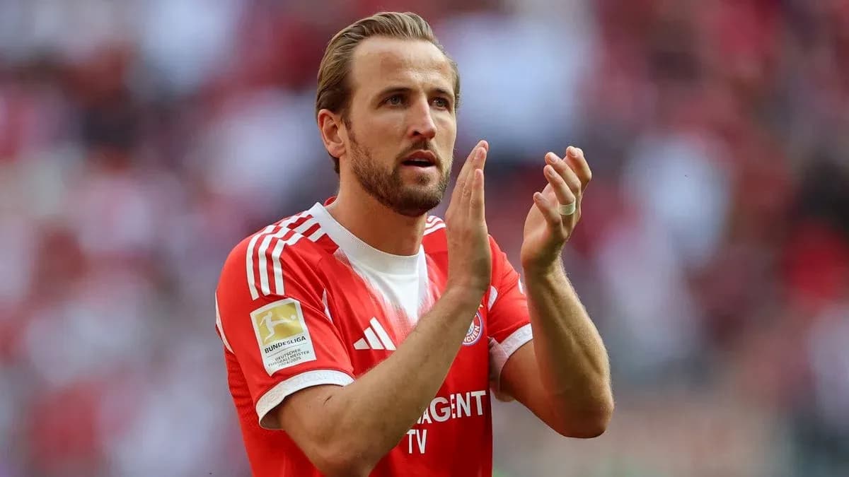 Futbolçu alqış edir, Bayern Münhen formasında