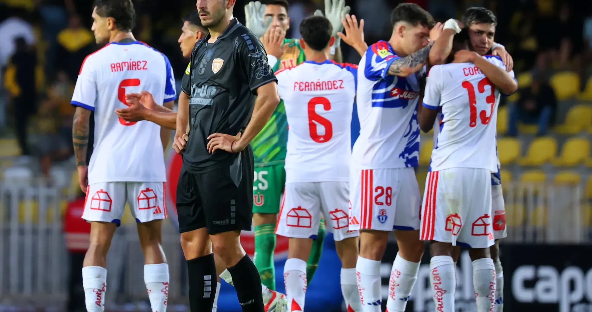 Universidad de Chile oyunçuları bir araya gəlir