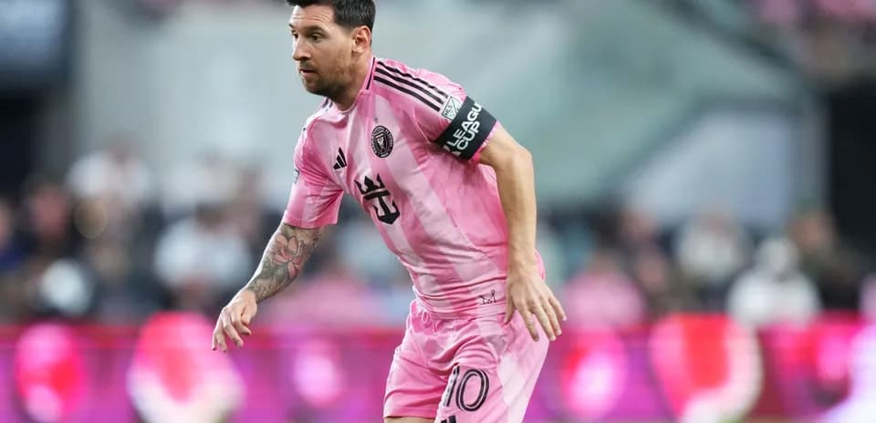 Lionel Messi playing for Inter Miami in pink jersey