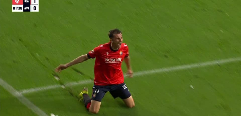 Osasuna oyunçusu qolu qeyd edir