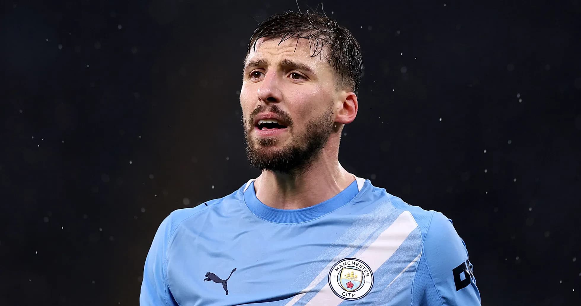 Futbolçu Manchester City formasında oyuna konsentrasiya edir