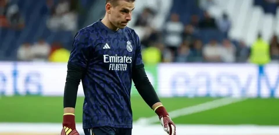 Real Madrid goalkeeper walking off the pitch