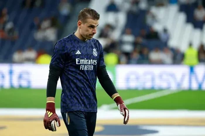 Real Madrid goalkeeper walking off the pitch