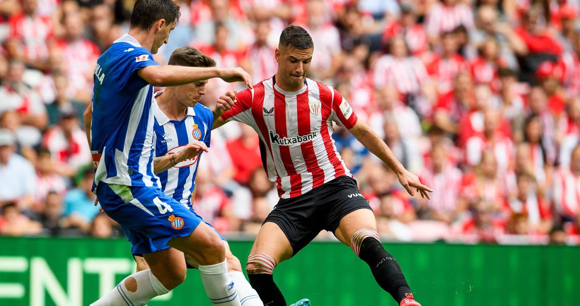 Espanyol və Athletic Club oyununda mübarizə