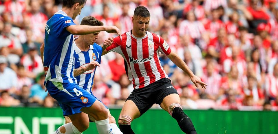 Espanyol və Athletic Club oyununda mübarizə