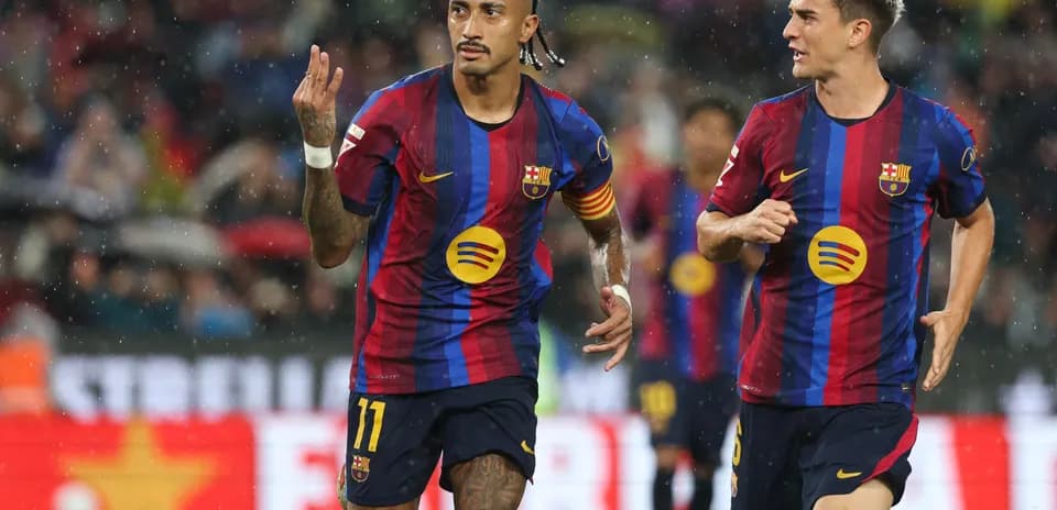 Barcelona futbolçuları qol sevinci yaşayır