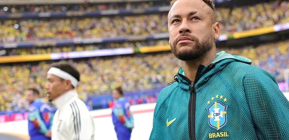 Neymar in Brazil jacket before match with crowd