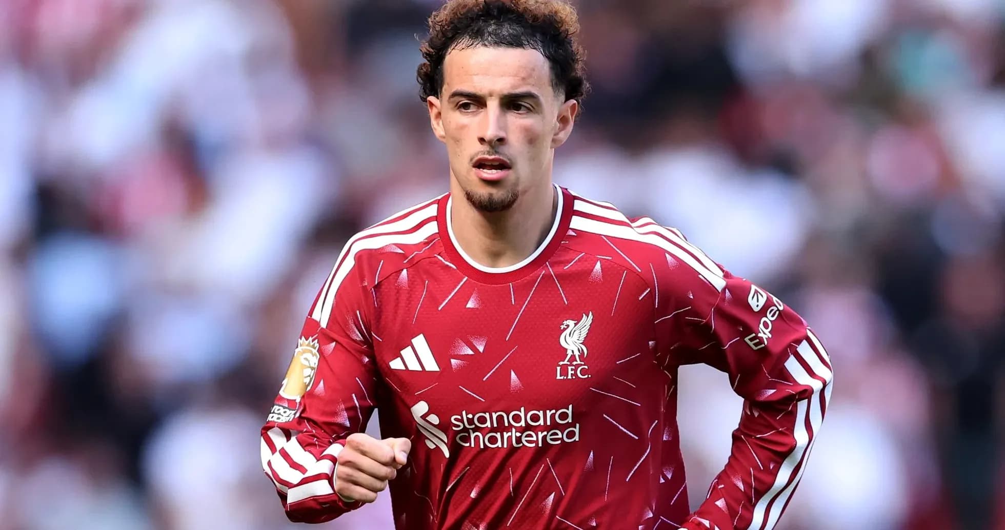 Futbolçu LFC formasında oyun zamanı