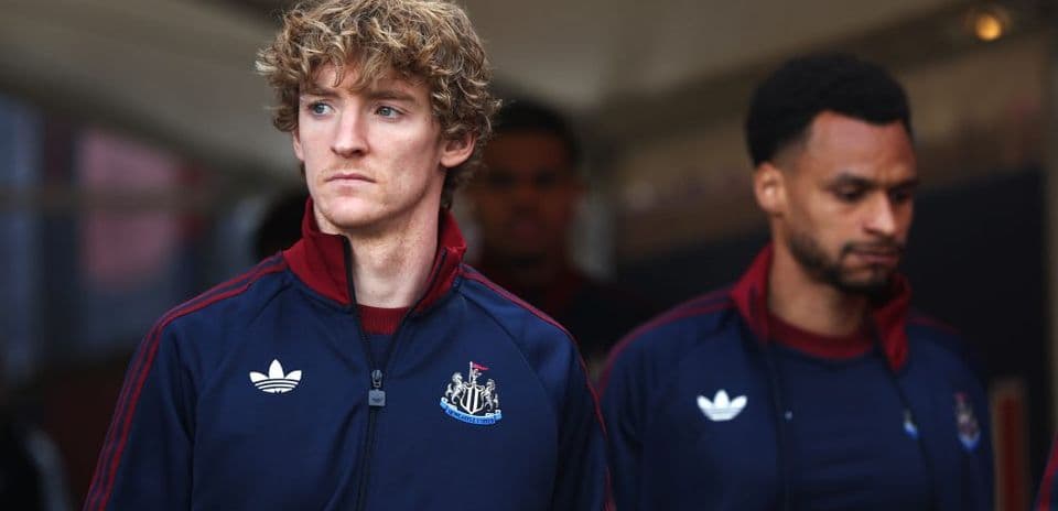 Newcastle players entering the tunnel before match