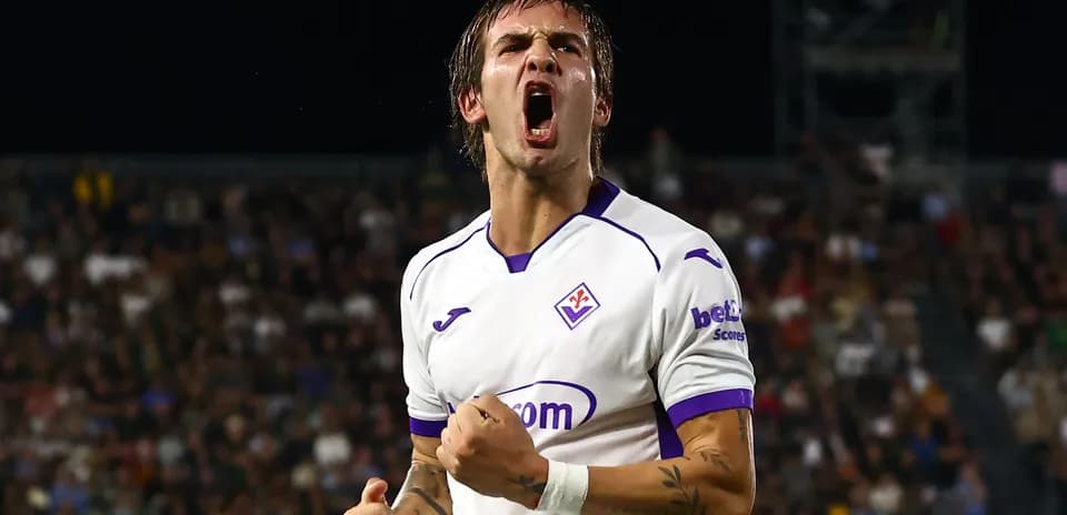 Fiorentina player celebrating a goal during match
