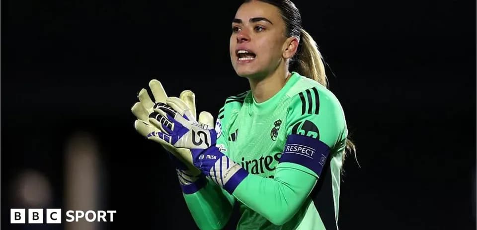 Qapıçı Real Madrid forması ilə oyuna hazırlaşır