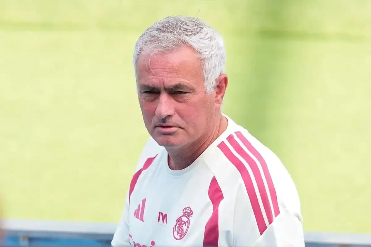 Jose Mourinho during training session at Real Madrid