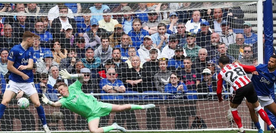 Everton və Sunderland arasında penalti atışı