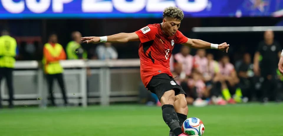 Futbolçu topa zərbə vurur, 2026 Dünya Kuboku
