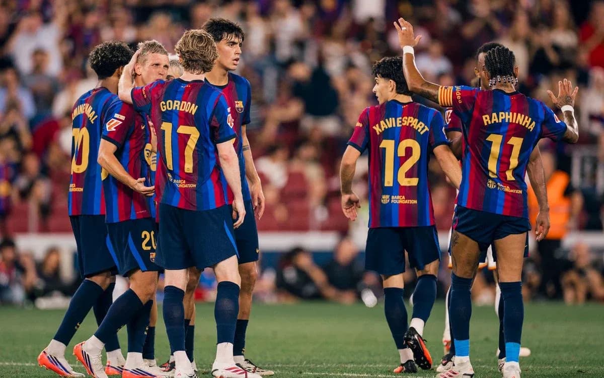 Barcelona oyunçuları qollarını qeyd edir