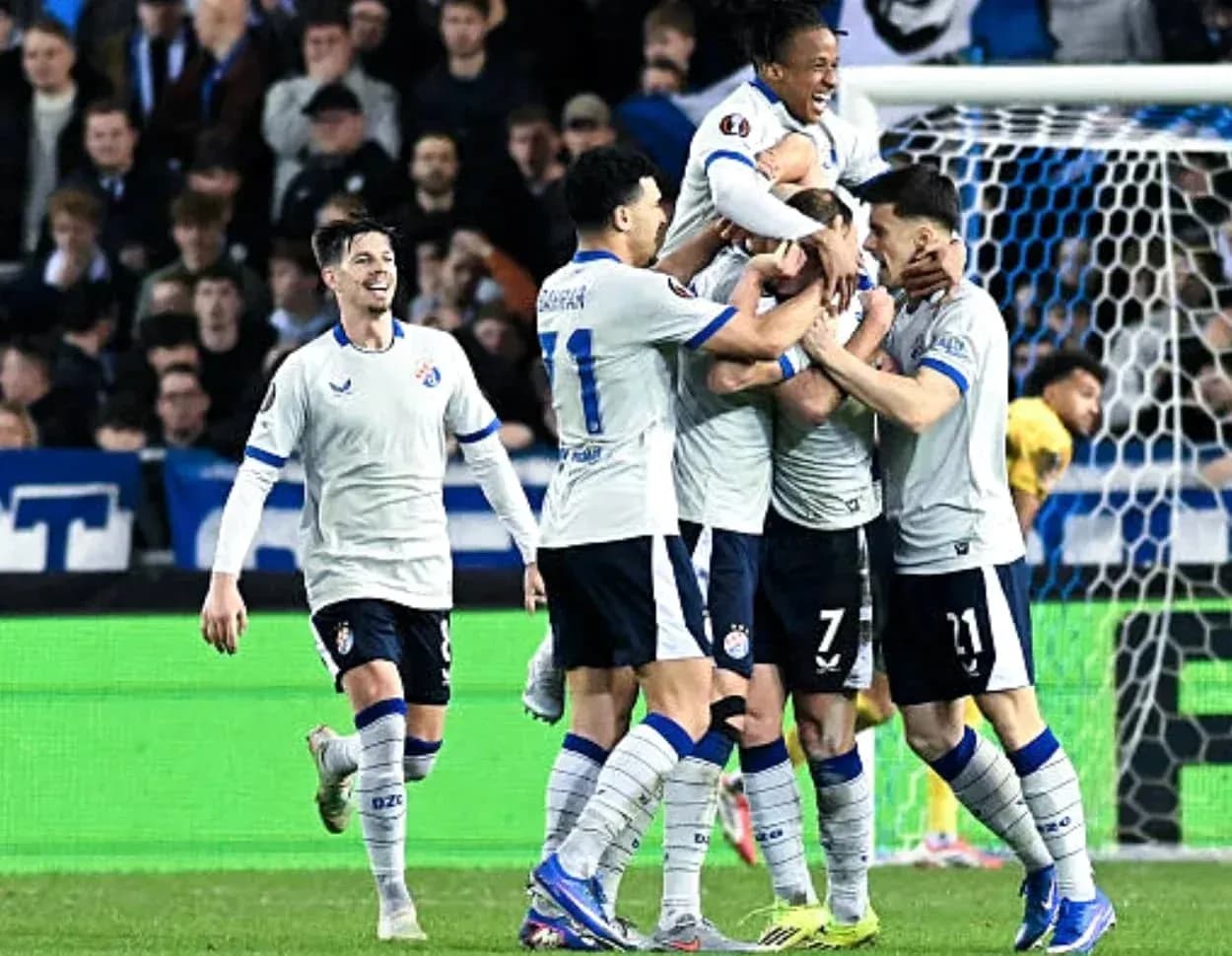 Dinamo Zagreb oyunçuları sevinir