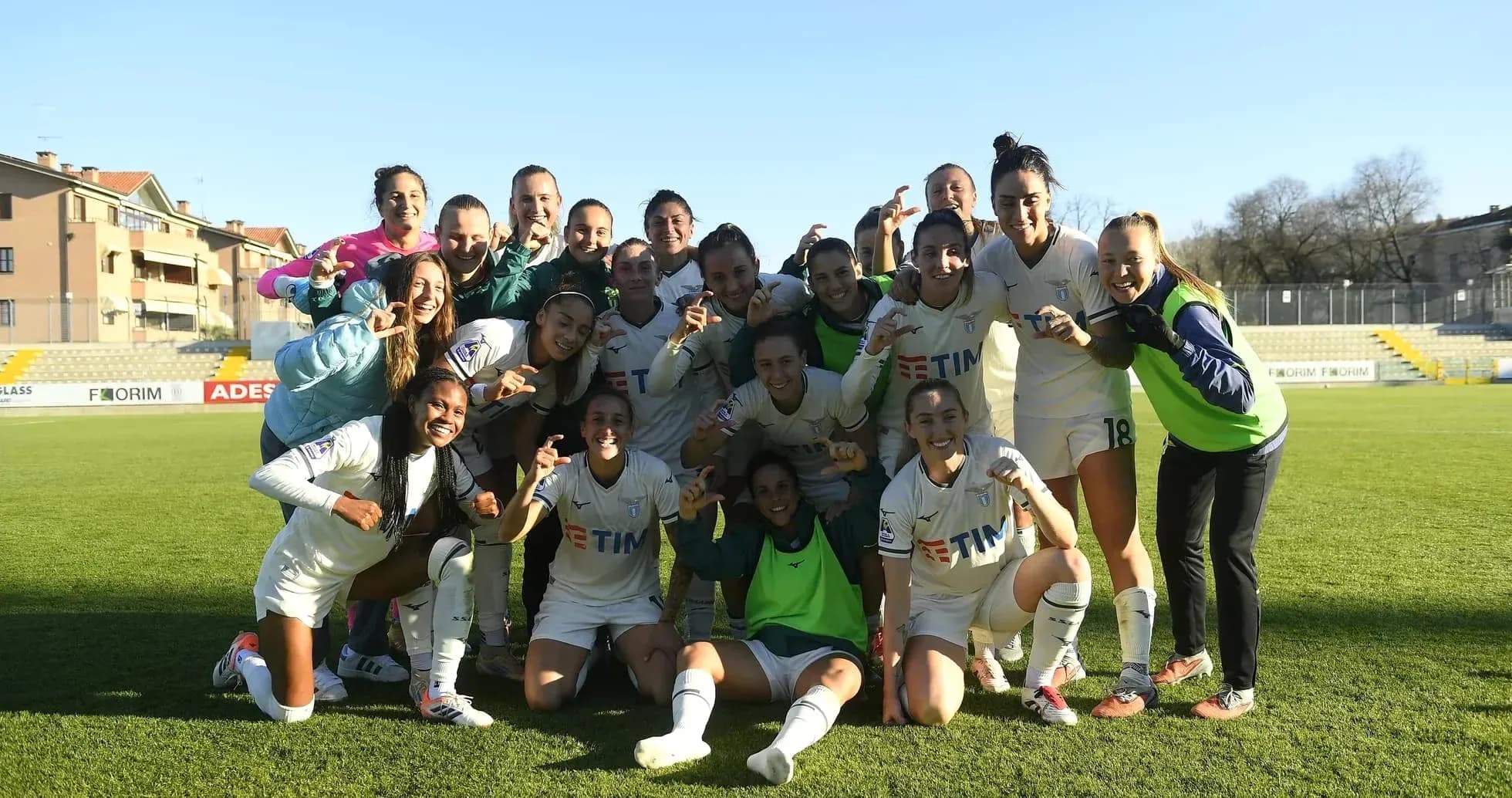 Lazio W futbol komandası ilə şəkil