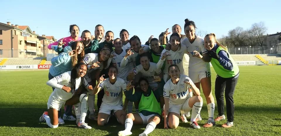 Lazio W futbol komandası ilə şəkil