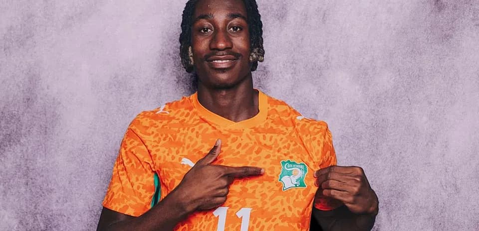Futbolçu portretində, Cote d'Ivoire formasında