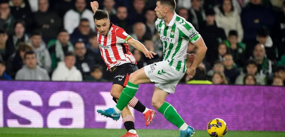 Athletic Club və Real Betis matçında mübarizə