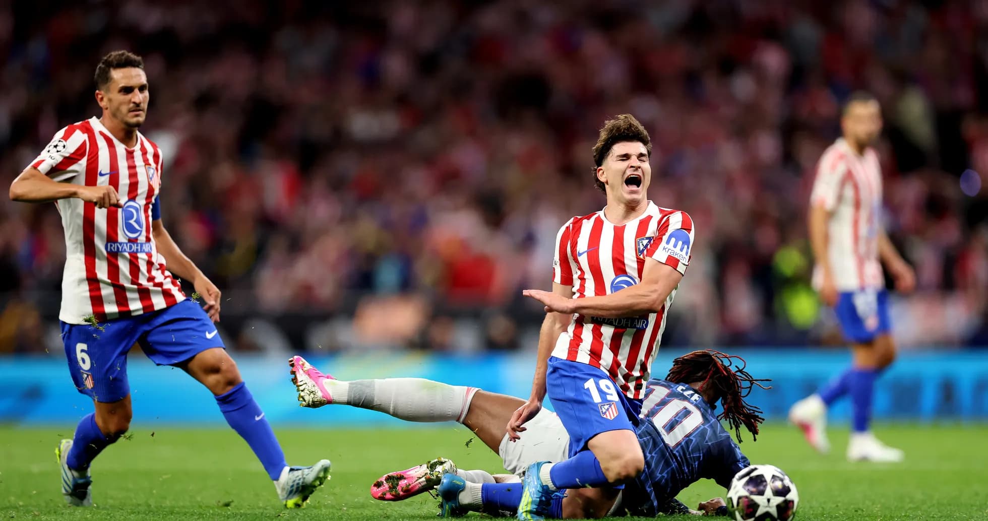Atletiko Madrid oyunçusu yerə düşüb