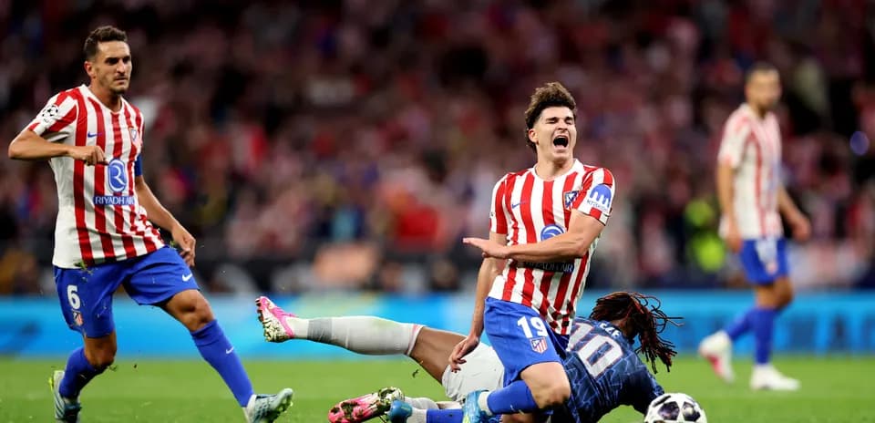 Atletiko Madrid oyunçusu yerə düşüb