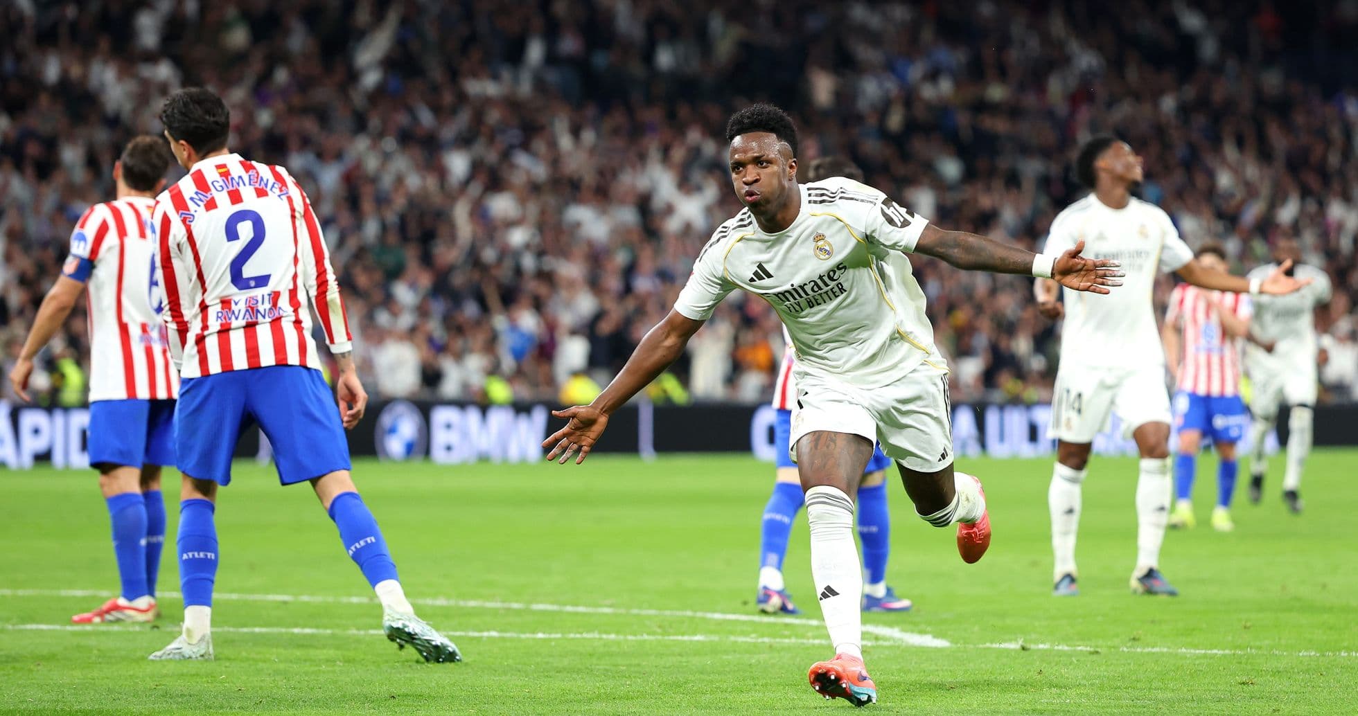 Vinicius Junior qol sevincini yaşayır
