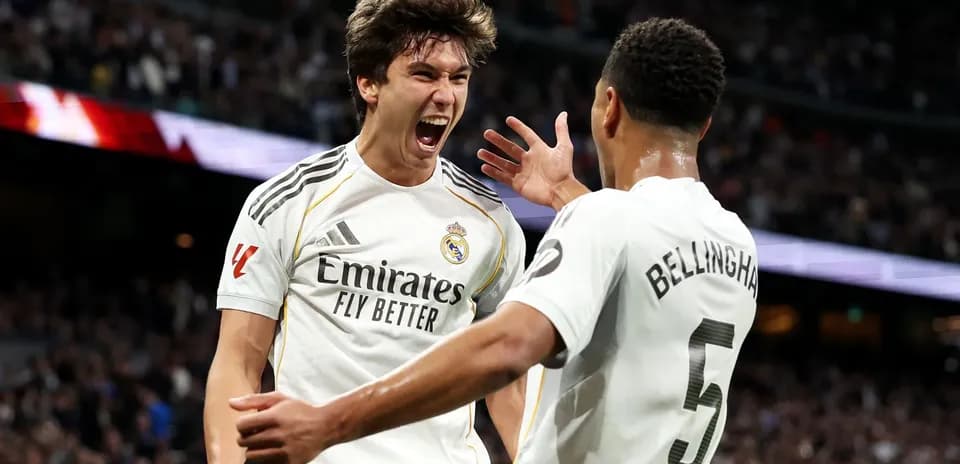 Real Madrid oyunçuları qələbə sevinci yaşayır
