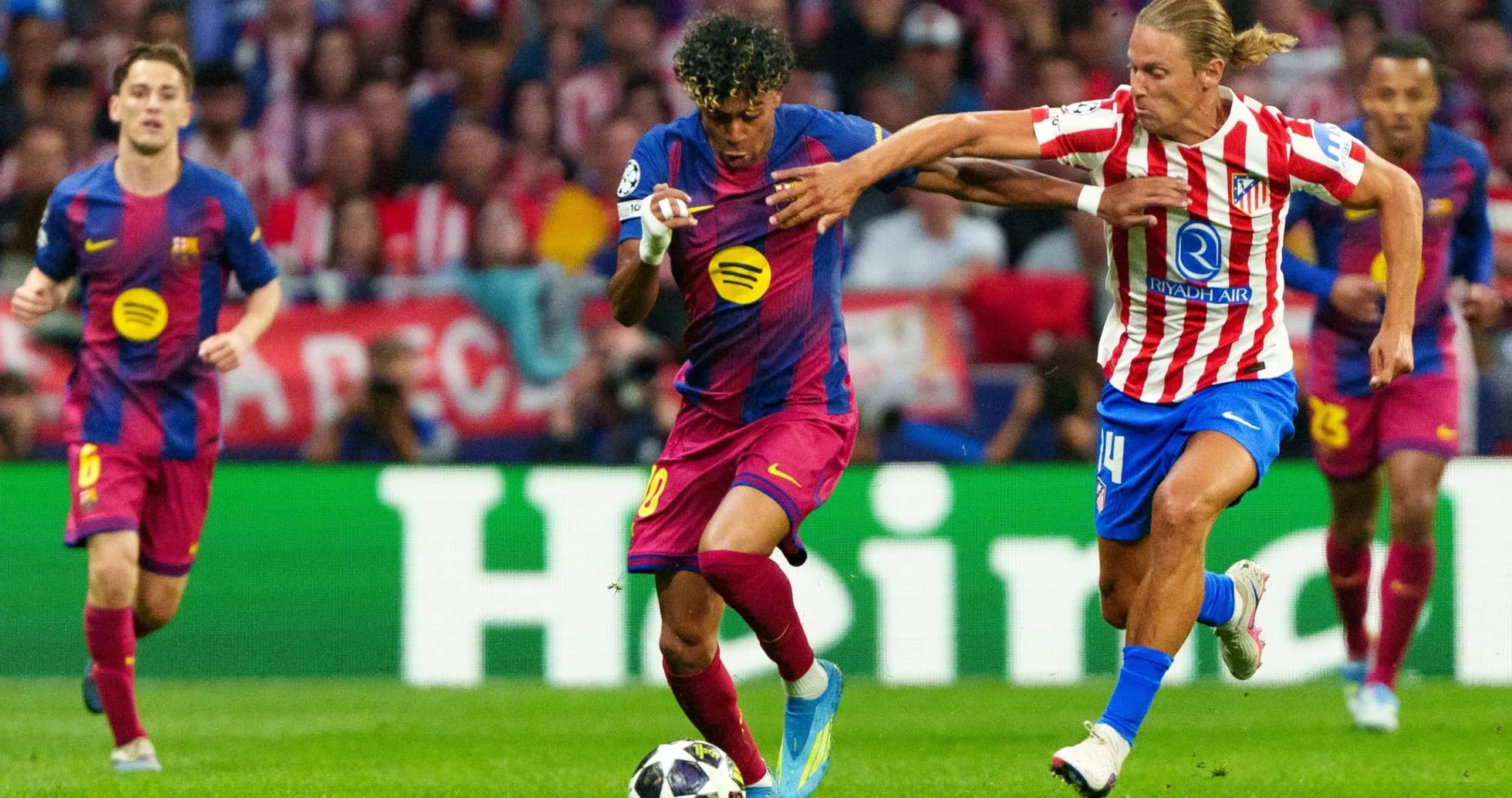 Atletiko Madrid ilə Barselona matçı zamanı mübarizə