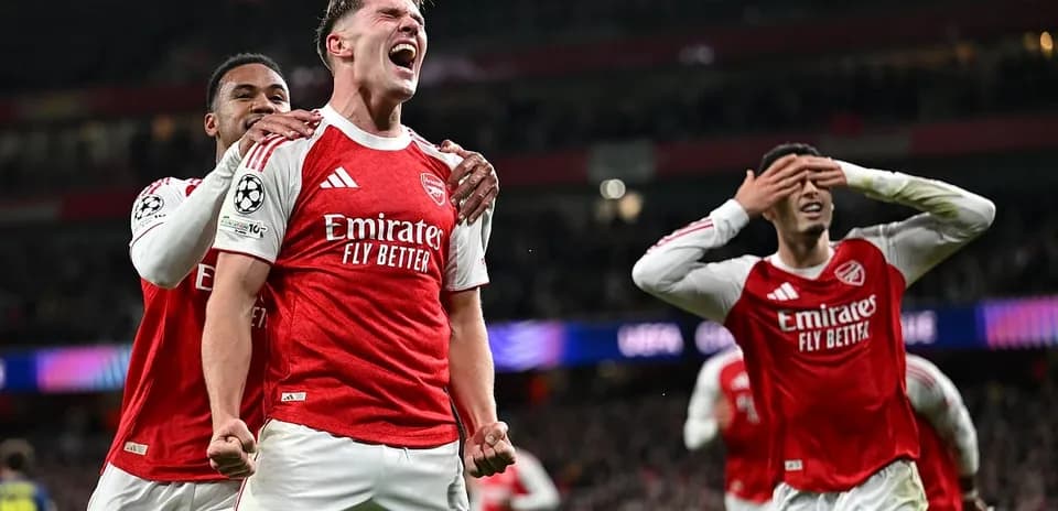 Arsenal futbolçularının qələbə sevinci