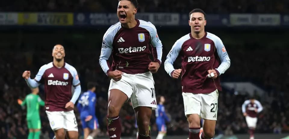 Aston Villa oyunçuları qələbə sevinci yaşayır