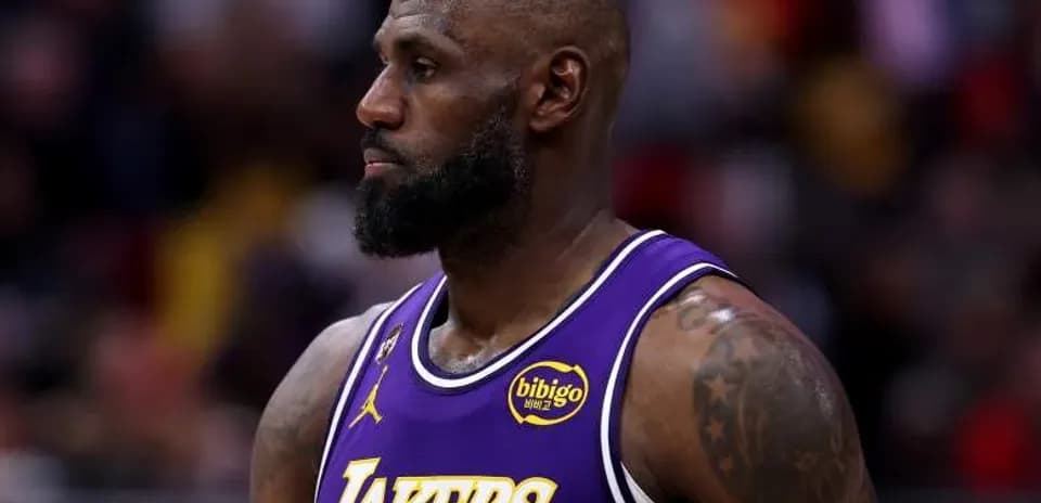 LeBron James in Lakers jersey during game