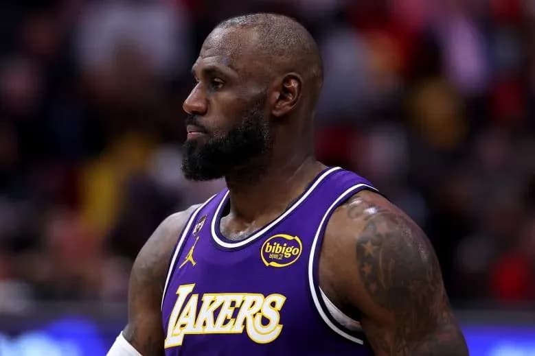 LeBron James in Lakers jersey during game