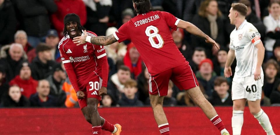Antalyaspor vs Fatih Karagümrük match moment.
