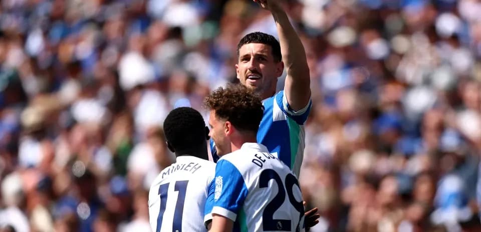 Brighton futbolçuları sevinir