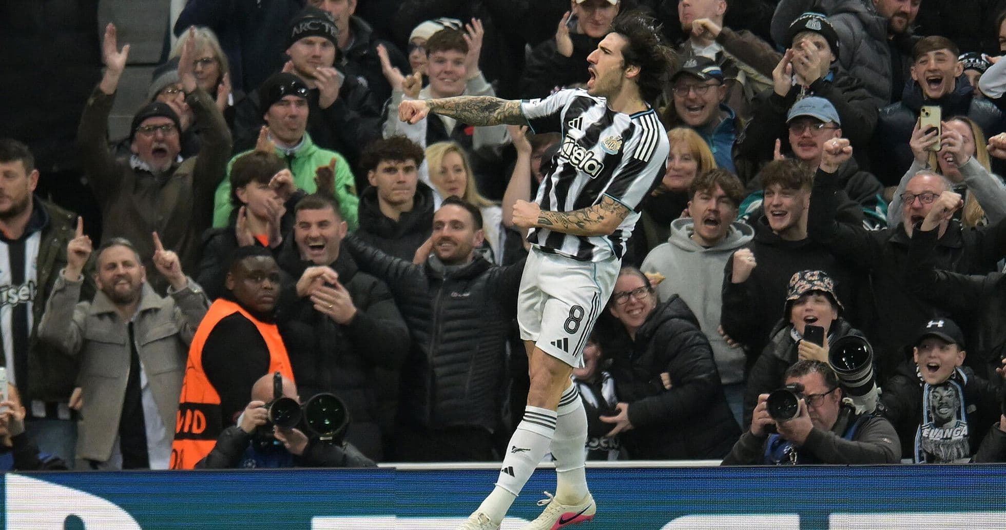 Newcastle vs Qarabag Champions League match highlights.