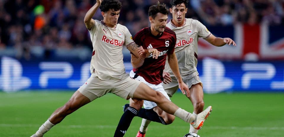 Red Bull Salzburg və Sparta Praha futbol oyunu