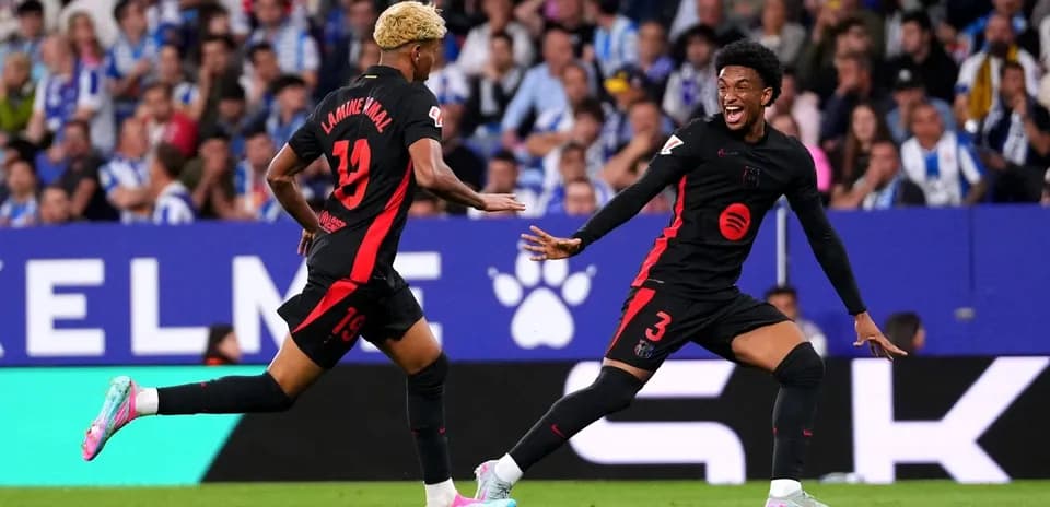 Barcelona futbolçuları qolu qeyd edirlər