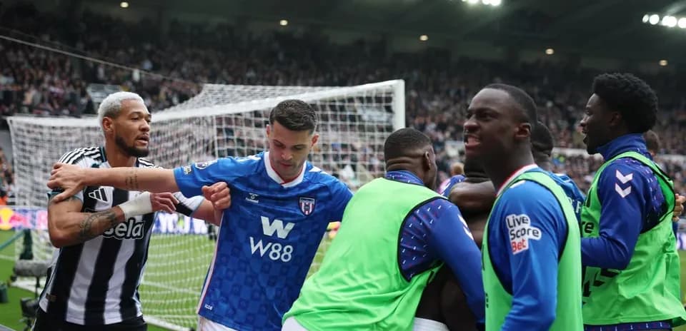 Eddie Howe-un Newcastle-da taleyi: Tyne-Wear derbisinin nəticələri