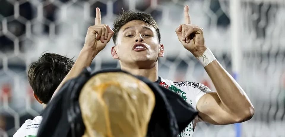 Palestino futbolçusu qol sevinci yaşayır
