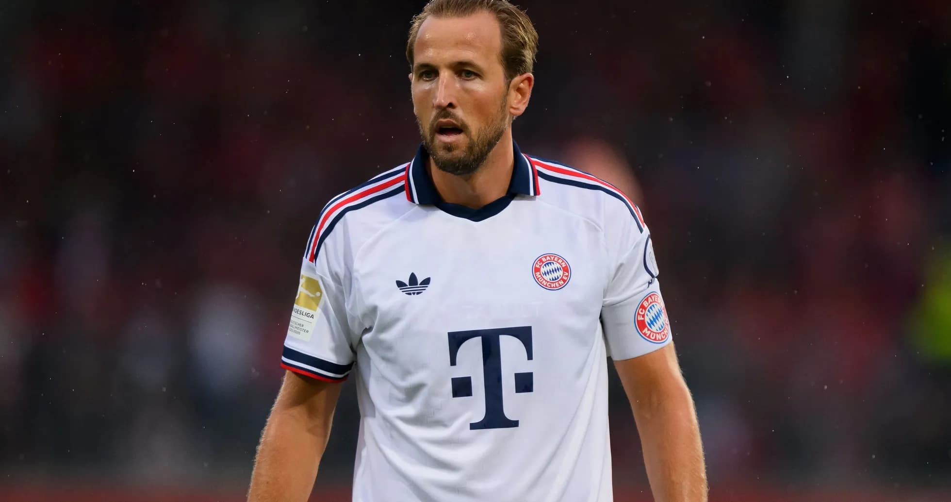 Futbolçu Bayern Münhen formasında oyun sahasında