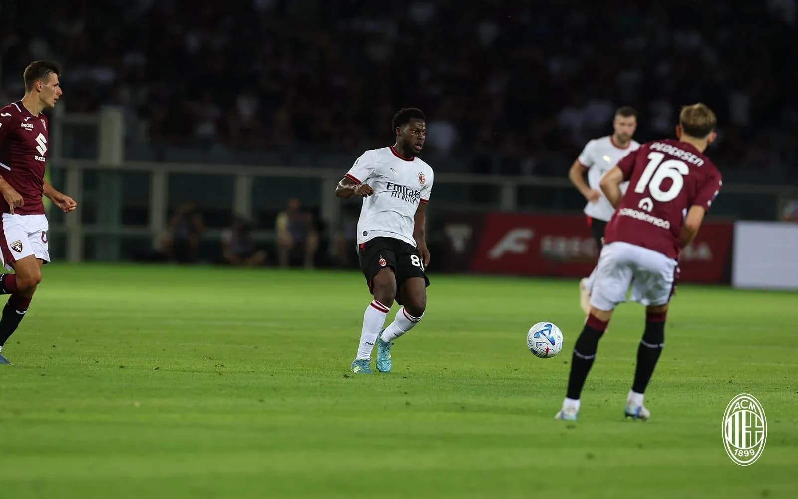 Torino və AC Milan futbol matçı