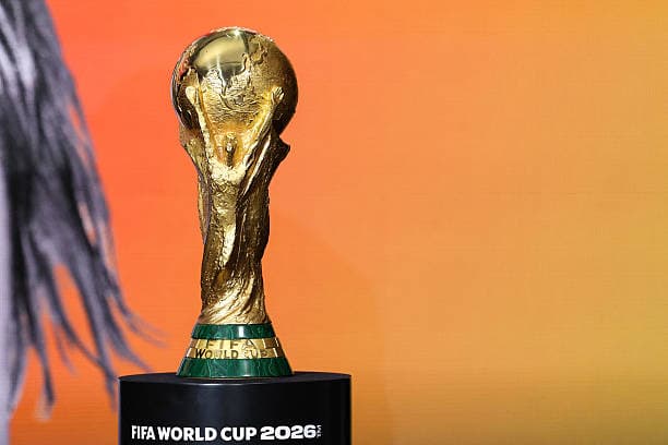 FIFA Dünya Kuboku 2026 mükafatı stenddə