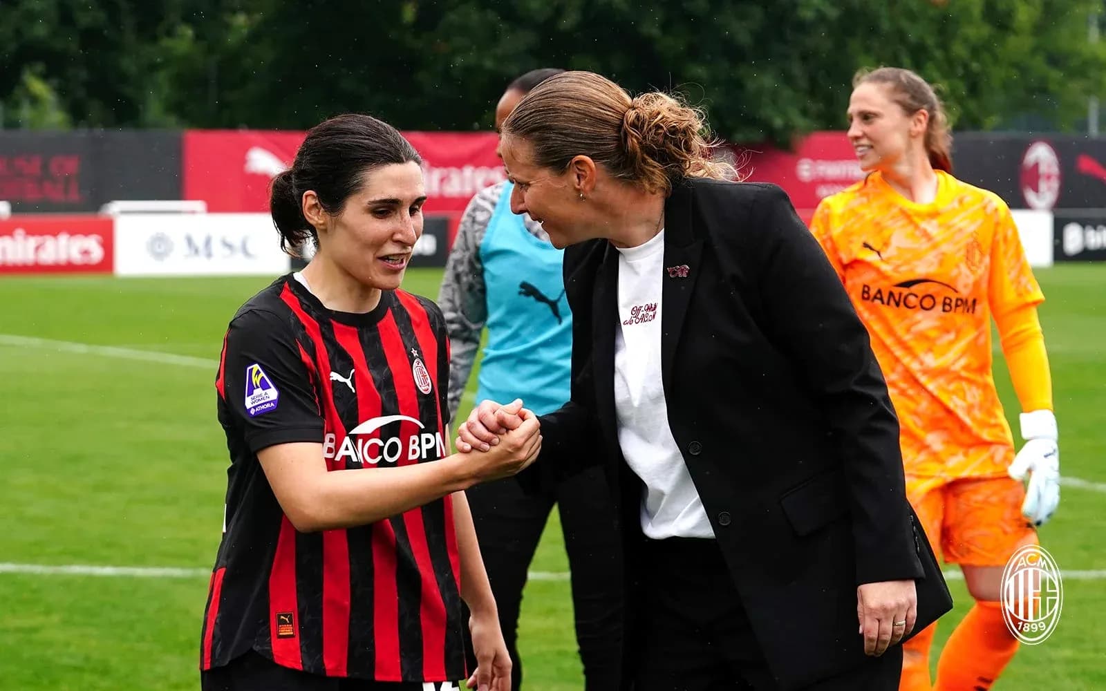 AC Milan qadın futbolçuları və məşqçi