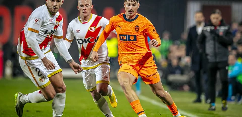 Valensiya və Rayo Vallecano futbolçuları oyunda