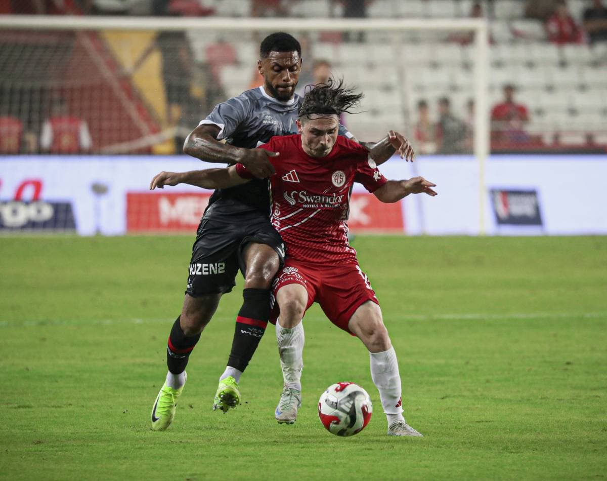 Fatih Karagümrük - Antalyaspor: Süper Lig Müsabakası.jpeg