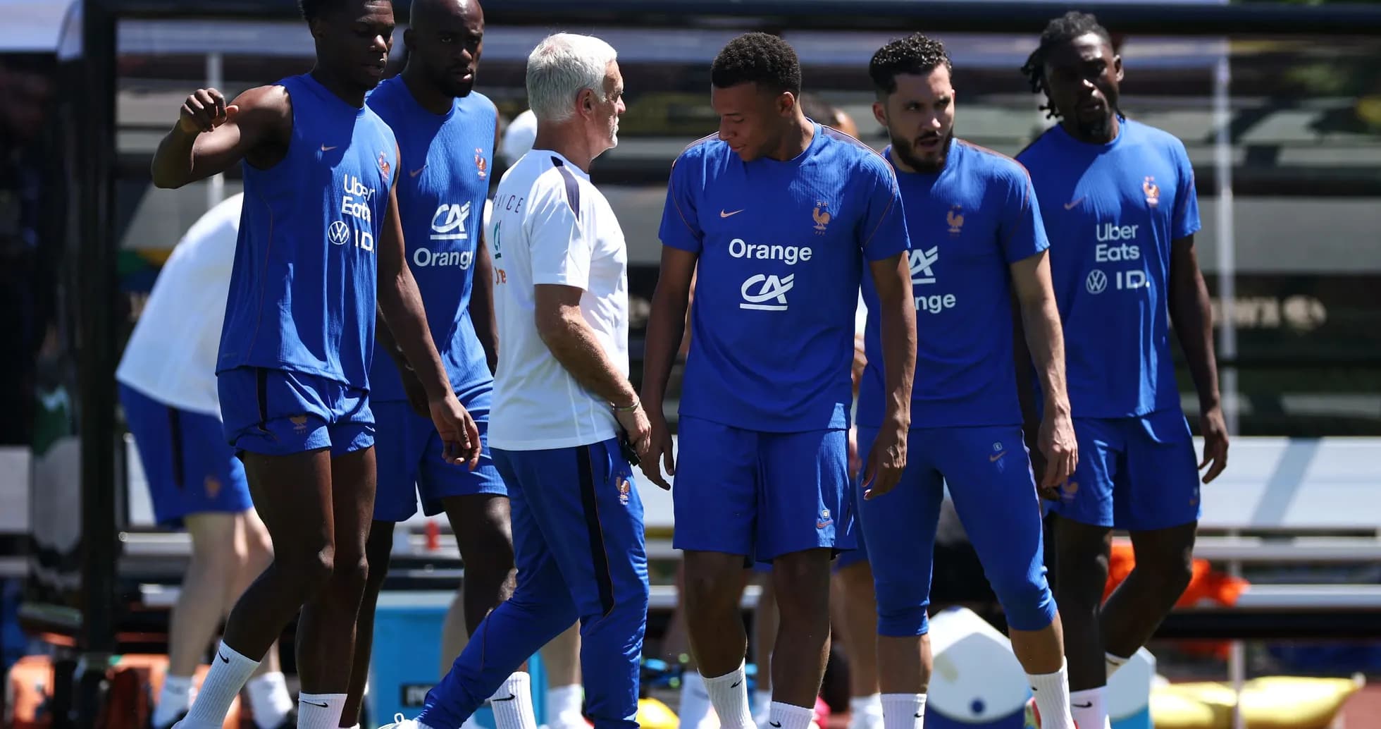 Fransa milli futbol komandası məşqdə bir arada